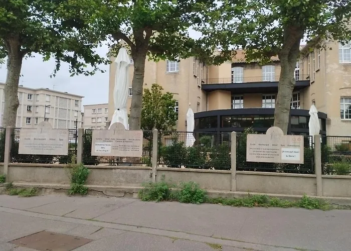 La Terrasse De Notre Dame