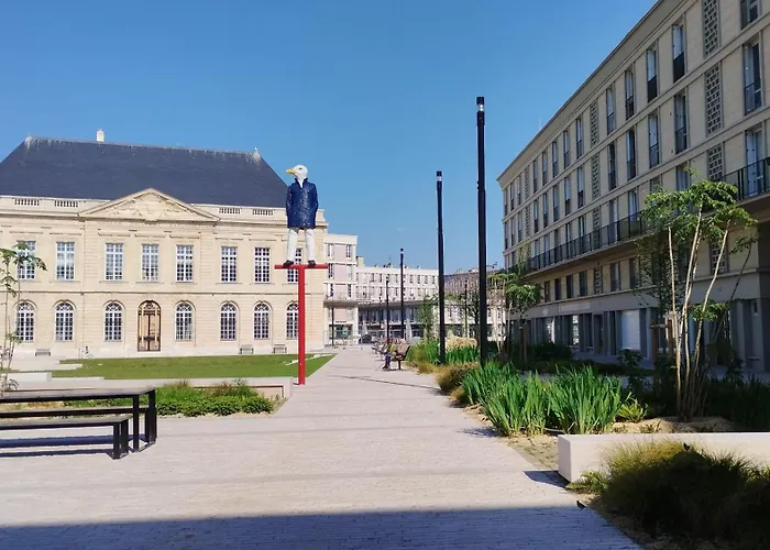 La Terrasse De Notre Dame